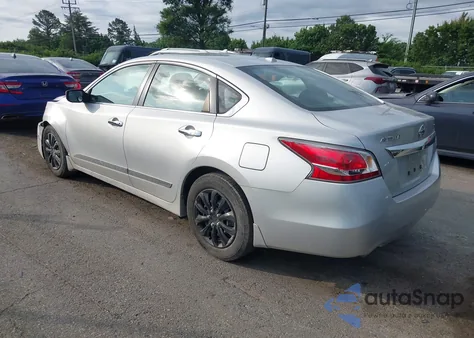 2015 Nissan Altima 2.5 S из США, поврежденный, VIN 1N4AL3AP2FC171600